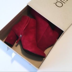 SOLD Urban Outfitters Sabrina Round Heel Boot 10